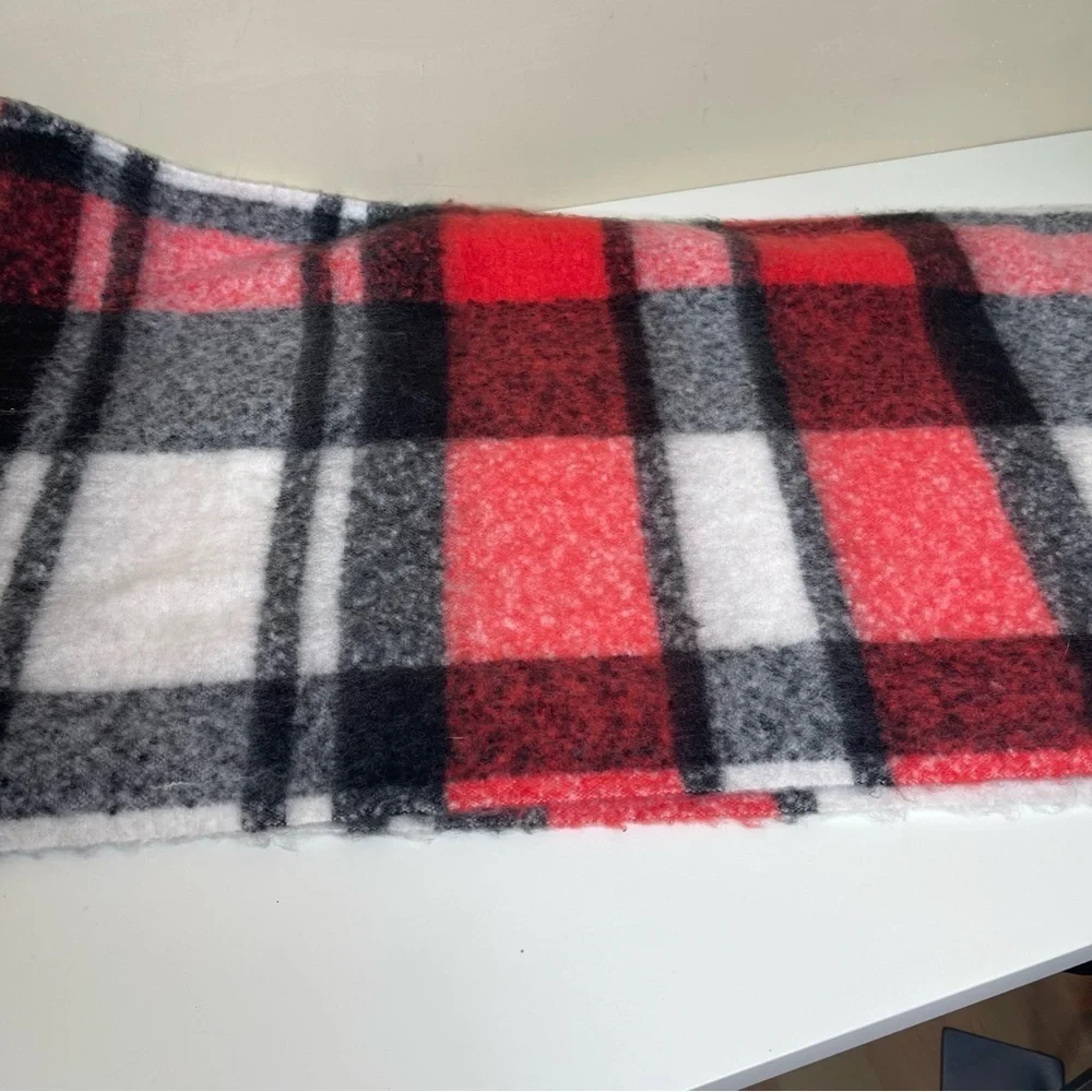 SHIRALEAH Chicago Plaid Shawl Blanket Scarf Wrap